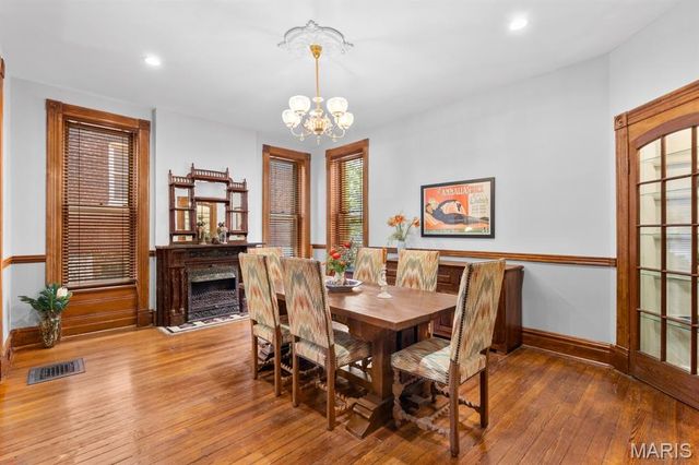 2346 Albion Place, St Louis, MO 63104