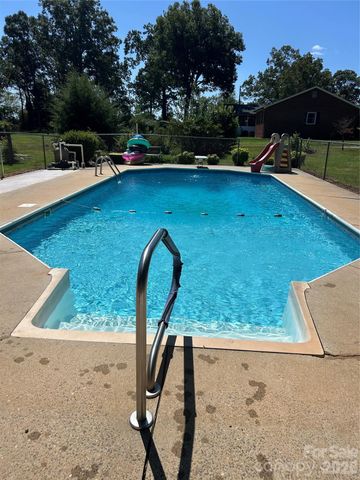 650 Old Wilkesboro Road Extension, Taylorsville, NC 28681