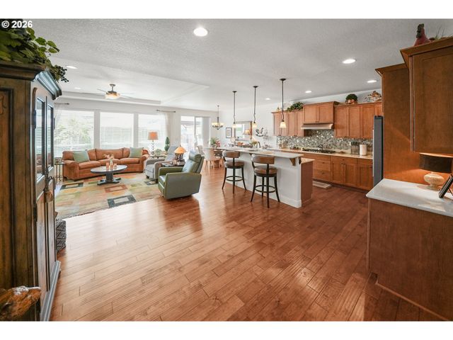 331 Se 13TH Pl, Canby, OR 97013