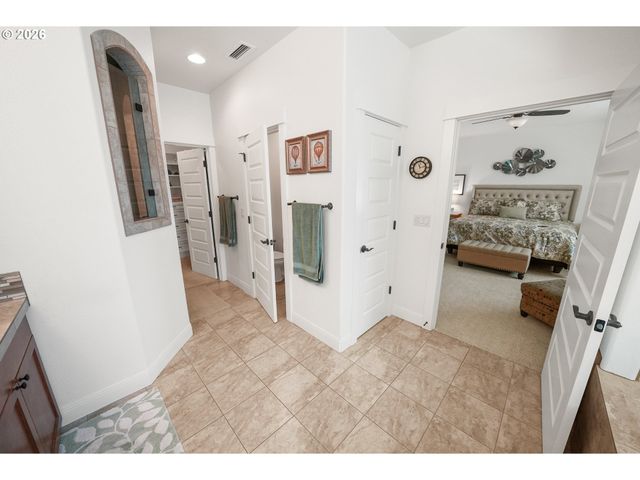 331 Se 13TH Pl, Canby, OR 97013