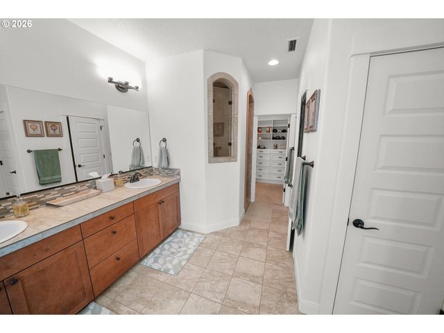 331 Se 13TH Pl, Canby, OR 97013