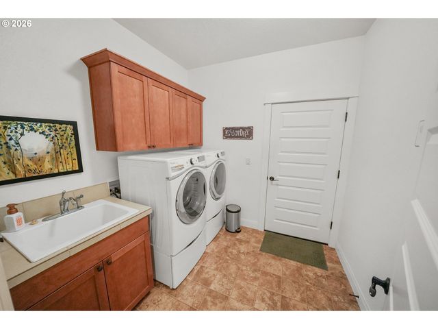 331 Se 13TH Pl, Canby, OR 97013