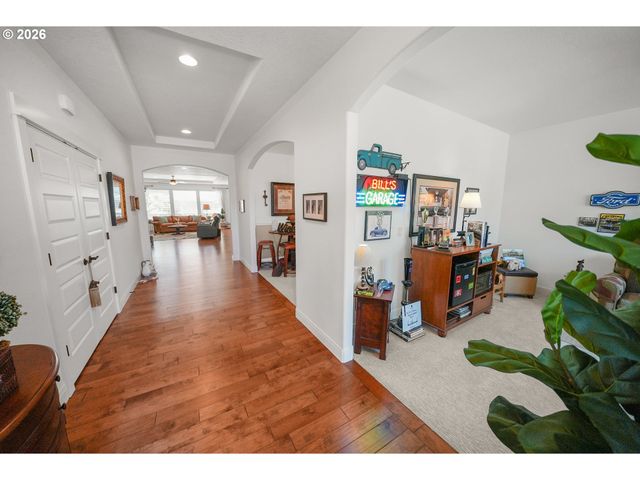 331 Se 13TH Pl, Canby, OR 97013