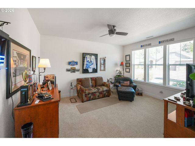 331 Se 13TH Pl, Canby, OR 97013