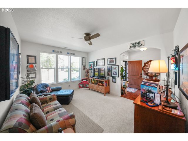 331 Se 13TH Pl, Canby, OR 97013