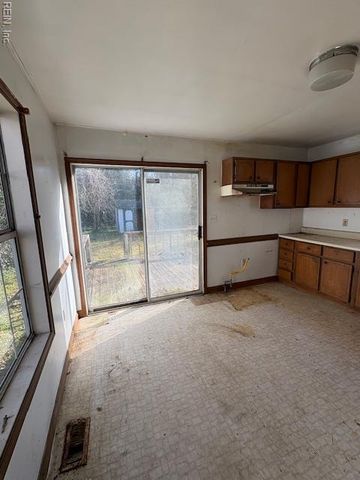 208 Wellons ST, Suffolk, VA 23434