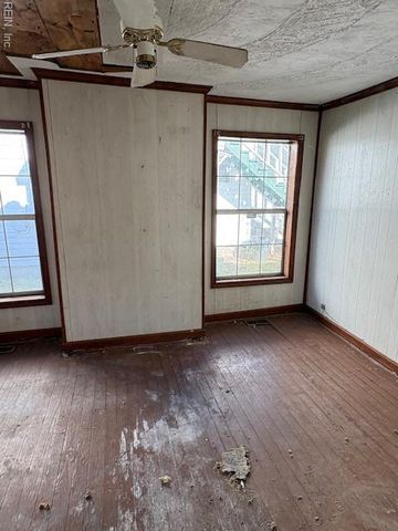 208 Wellons ST, Suffolk, VA 23434