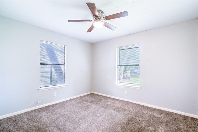 828 Noreda Street, Angleton, TX 77515
