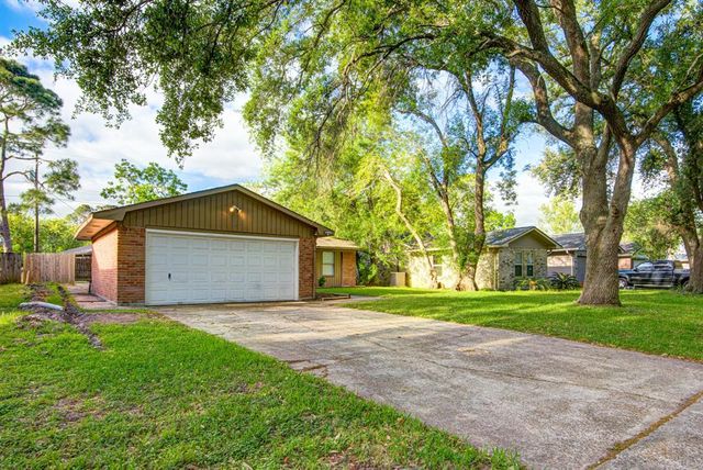 828 Noreda Street, Angleton, TX 77515