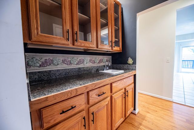 2255 Radcliffe Drive, Troy, MI 48085