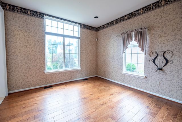 2255 Radcliffe Drive, Troy, MI 48085