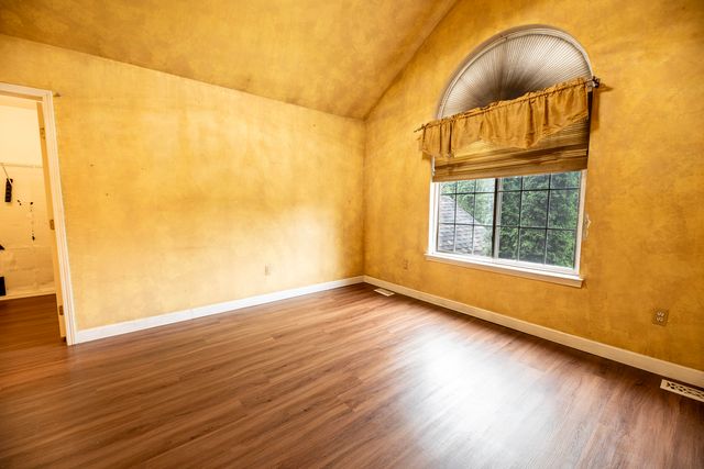 2255 Radcliffe Drive, Troy, MI 48085