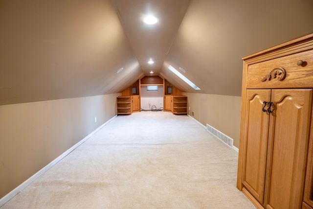 2255 Radcliffe Drive, Troy, MI 48085