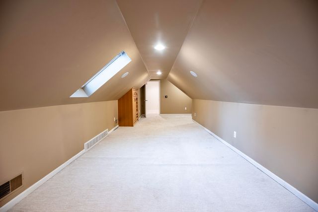 2255 Radcliffe Drive, Troy, MI 48085