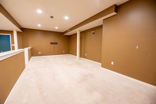2255 Radcliffe Drive, Troy, MI 48085
