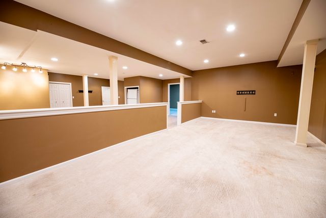 2255 Radcliffe Drive, Troy, MI 48085