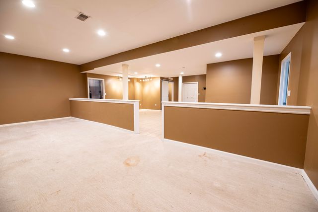 2255 Radcliffe Drive, Troy, MI 48085