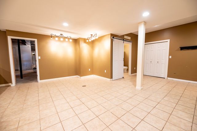 2255 Radcliffe Drive, Troy, MI 48085
