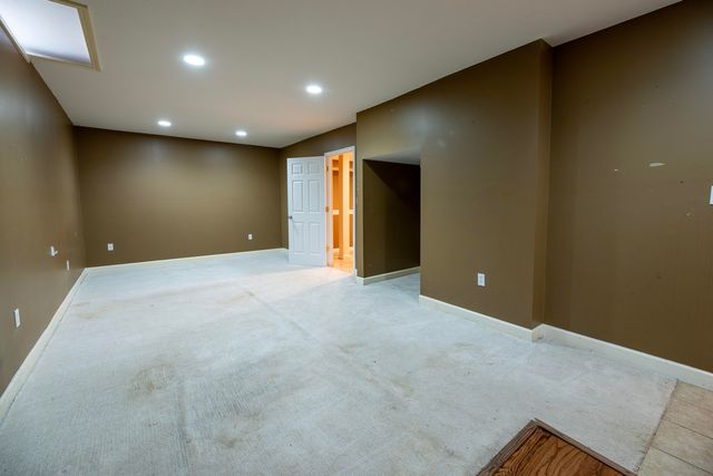2255 Radcliffe Drive, Troy, MI 48085
