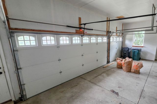 2255 Radcliffe Drive, Troy, MI 48085