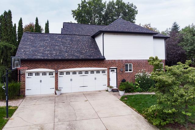 2255 Radcliffe Drive, Troy, MI 48085