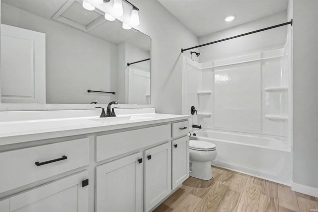 2228 Irvington Drive, South Bend, IN 46614