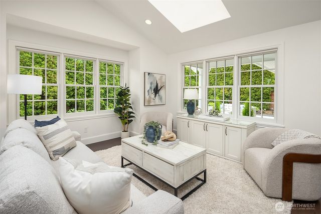 5230 NE 75th Street, Seattle, WA 98115