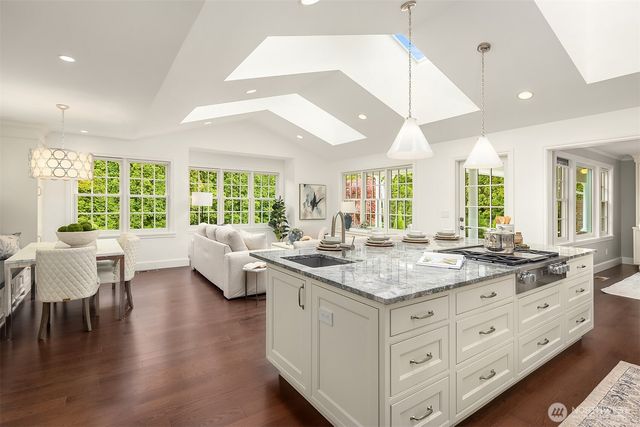 5230 NE 75th Street, Seattle, WA 98115