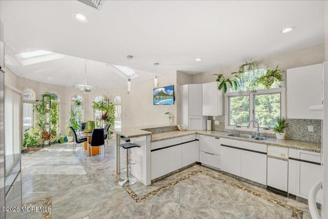 5 Cherry Point Court, Morganville, NJ 07751