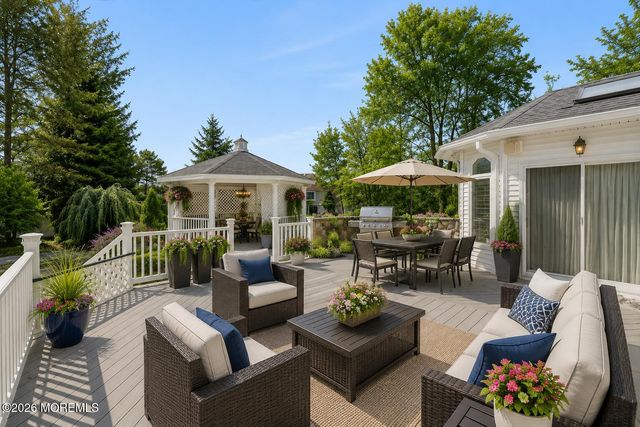 5 Cherry Point Court, Morganville, NJ 07751