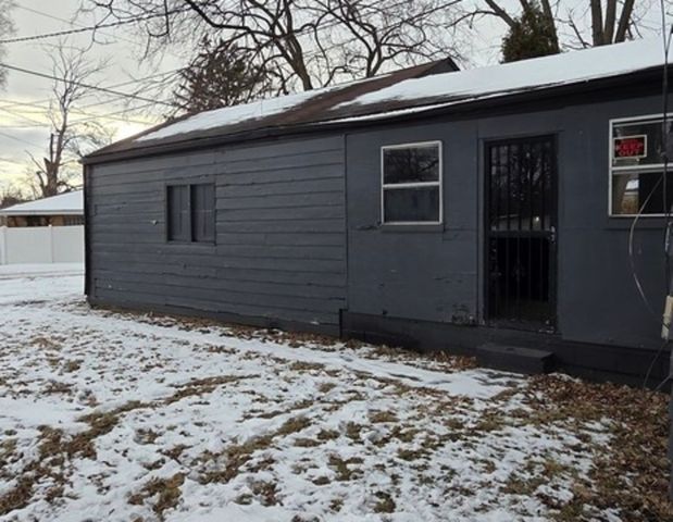 70 E 150th Street, Harvey, IL 60426