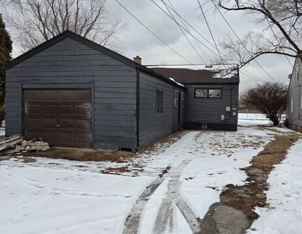 70 E 150th Street, Harvey, IL 60426