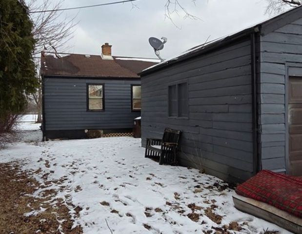 70 E 150th Street, Harvey, IL 60426