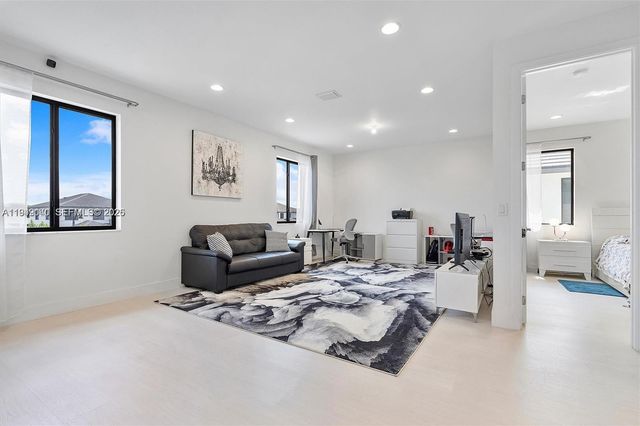 4406 SW 178th Ave, Miramar, FL 33029