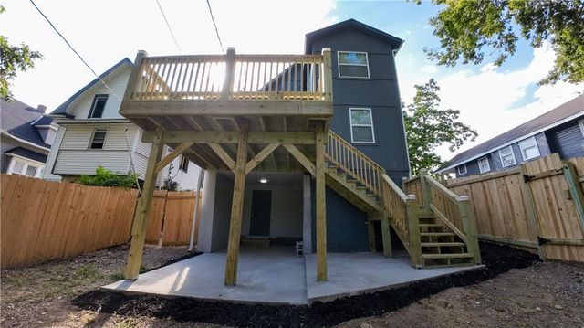 4121 Woodland Avenue, Kansas City, MO 64110