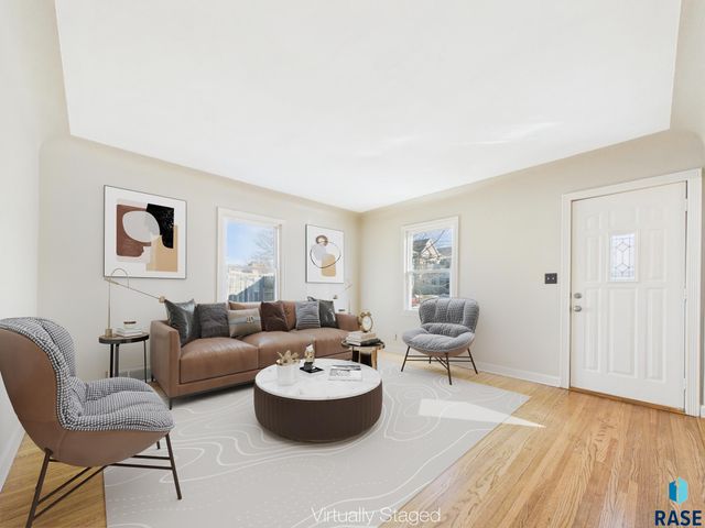 1709 S 7th Ave Avenue, Sioux Falls, SD 57105