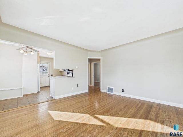 1709 S 7th Ave Avenue, Sioux Falls, SD 57105