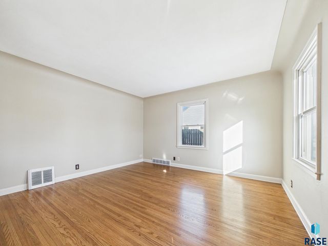 1709 S 7th Ave Avenue, Sioux Falls, SD 57105