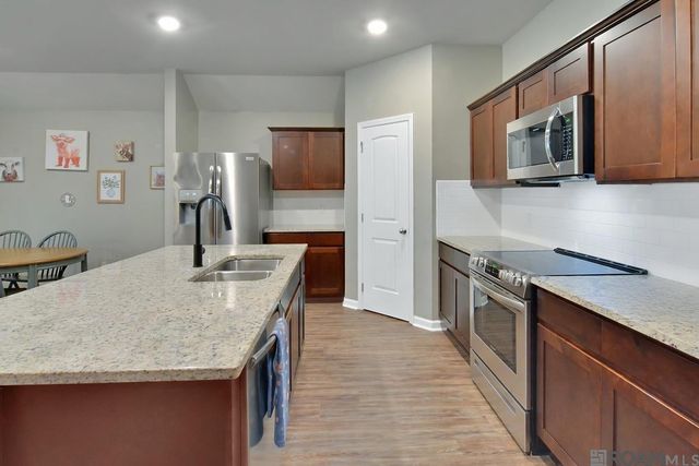 30891 Clearview Ct, Denham Springs, LA 70726