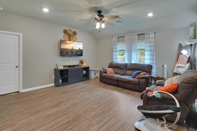 30891 Clearview Ct, Denham Springs, LA 70726