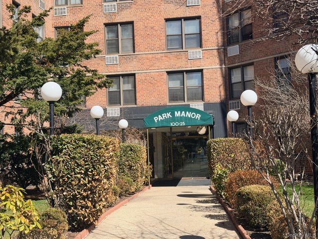 100-25 Queens Boulevard 3JJ, Forest Hills, NY 11375
