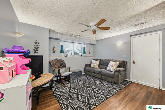 4541 N 85th Street, Omaha, NE 68134