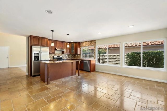 8761 Menkar Rd, San Diego, CA 92126