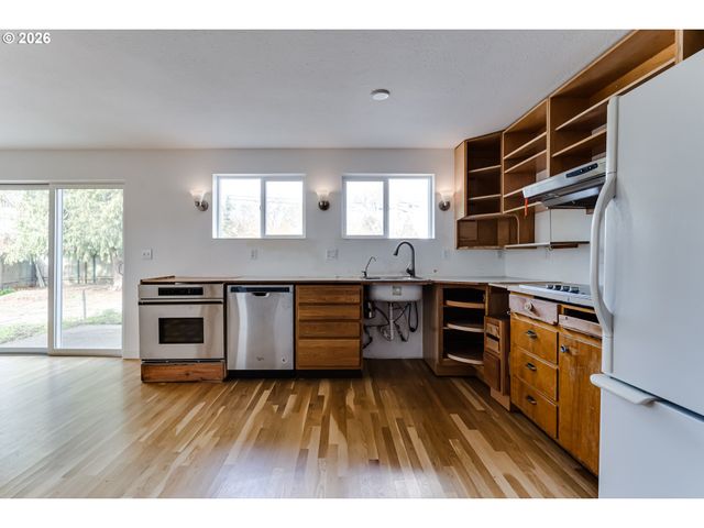 555 STAFFORD Ct, Eugene, OR 97405