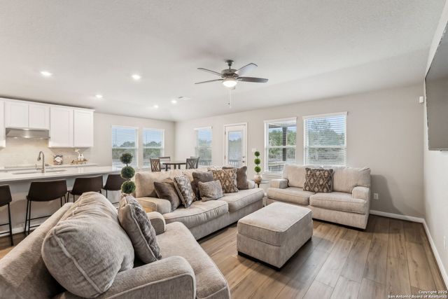 320 Shelton Pass, Cibolo, TX 78108
