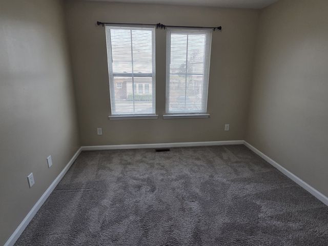 4109 George Buchanan Dr, La Vergne, TN 37086