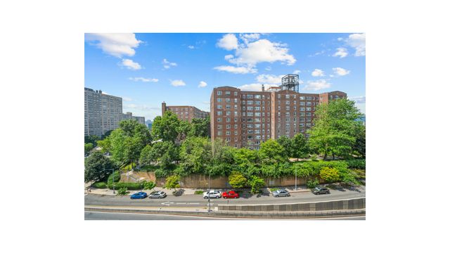 629 KAPPOCK Street # 7N, New York City, NY 10463