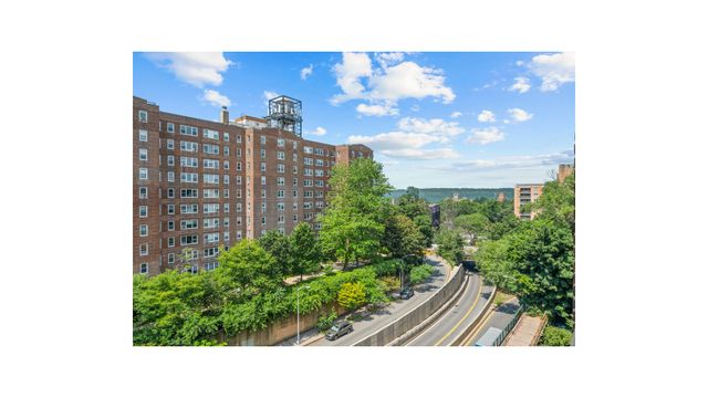 629 KAPPOCK Street # 7N, New York City, NY 10463