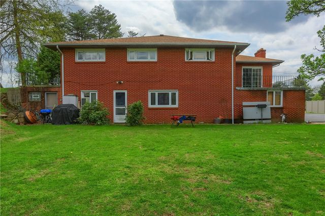 3092 Brodhead Road, Center Twp, PA 15001