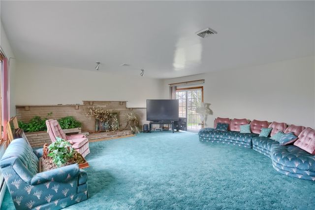 3092 Brodhead Road, Center Twp, PA 15001